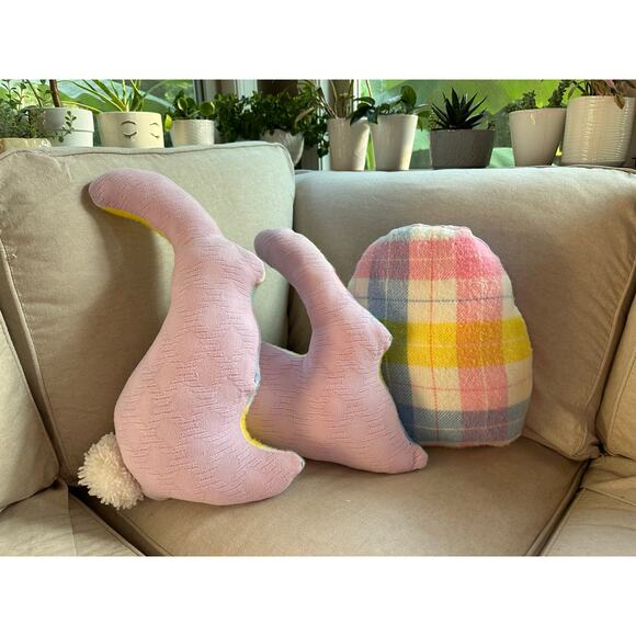 3 Handmade spring bunny pillows - Picture 2 of 6